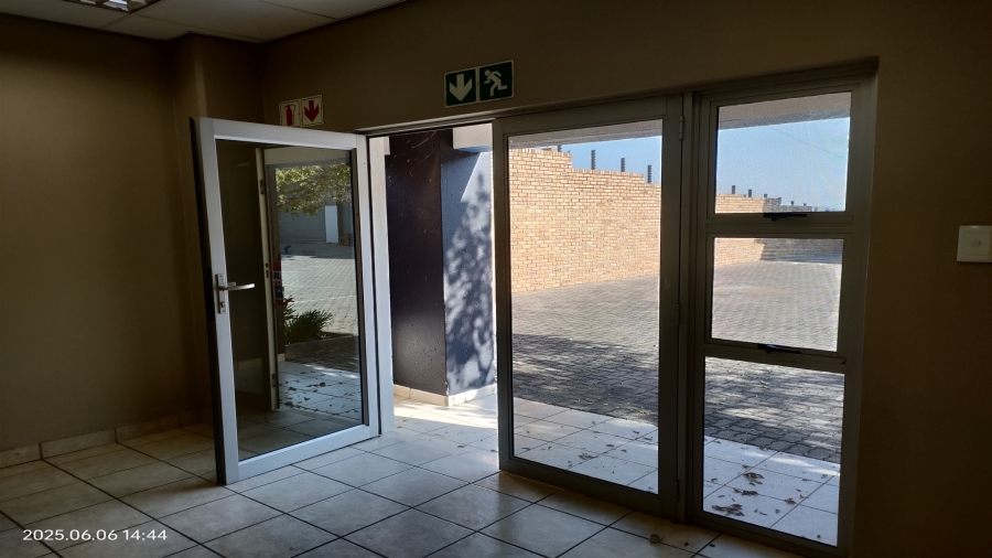 To Let Commercial Property for Rent in Lanseria Gauteng