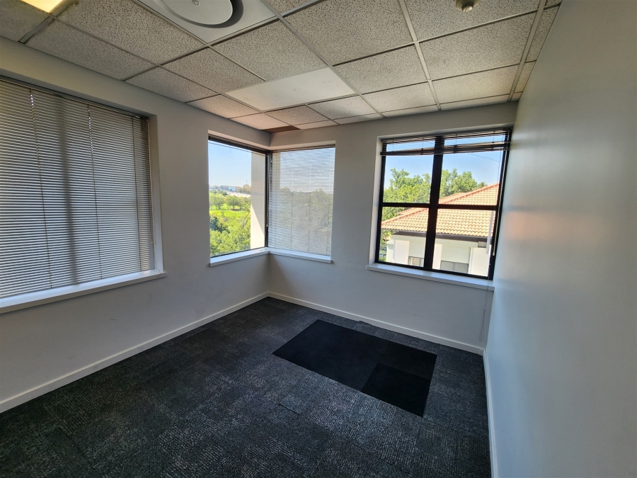 To Let Commercial Property for Rent in Barlow Park Gauteng