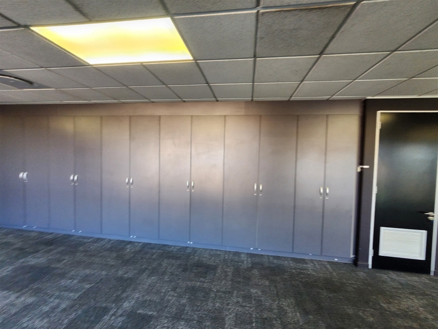 To Let Commercial Property for Rent in Barlow Park Gauteng