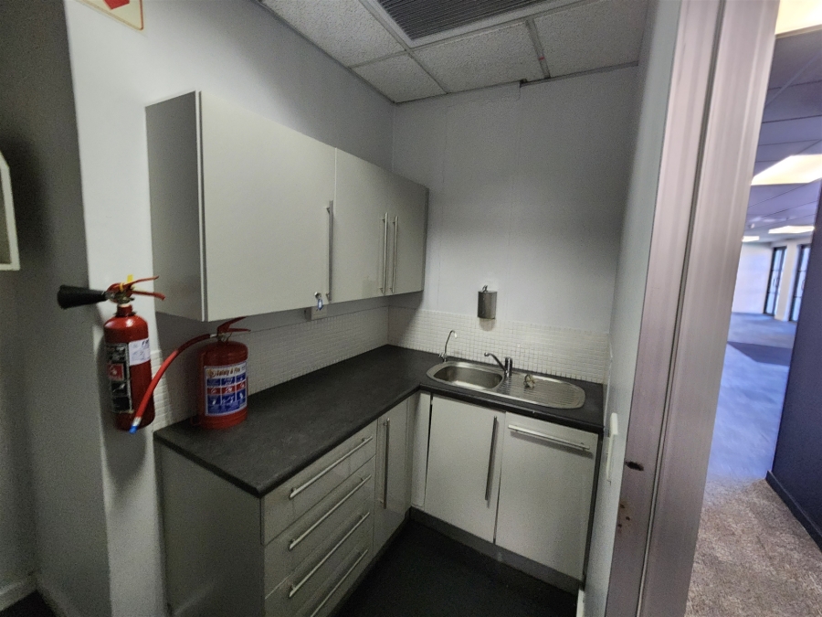 To Let Commercial Property for Rent in Barlow Park Gauteng