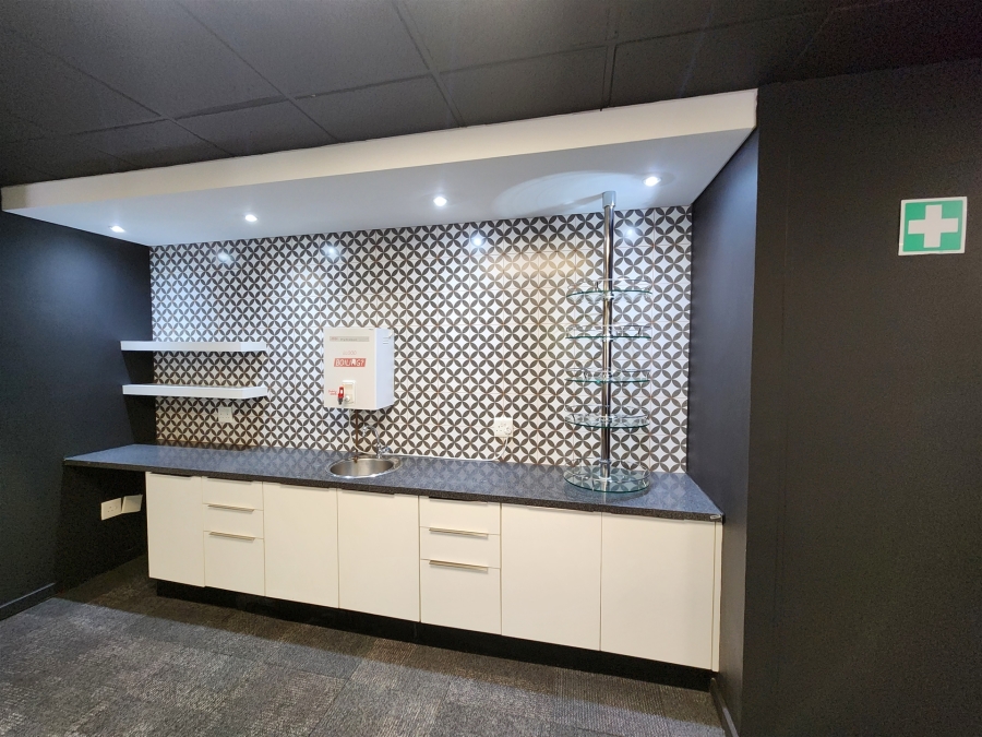 To Let Commercial Property for Rent in Barlow Park Gauteng