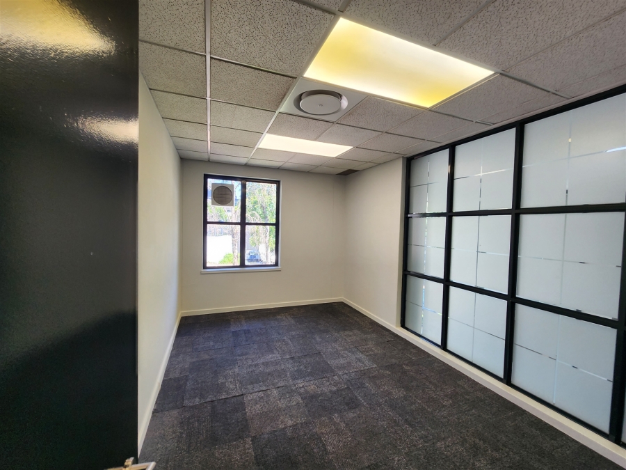 To Let Commercial Property for Rent in Barlow Park Gauteng