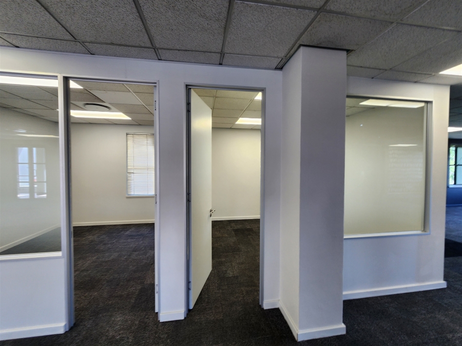 To Let Commercial Property for Rent in Barlow Park Gauteng