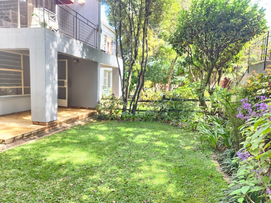 2 Bedroom Property for Sale in Benmore Gardens Gauteng