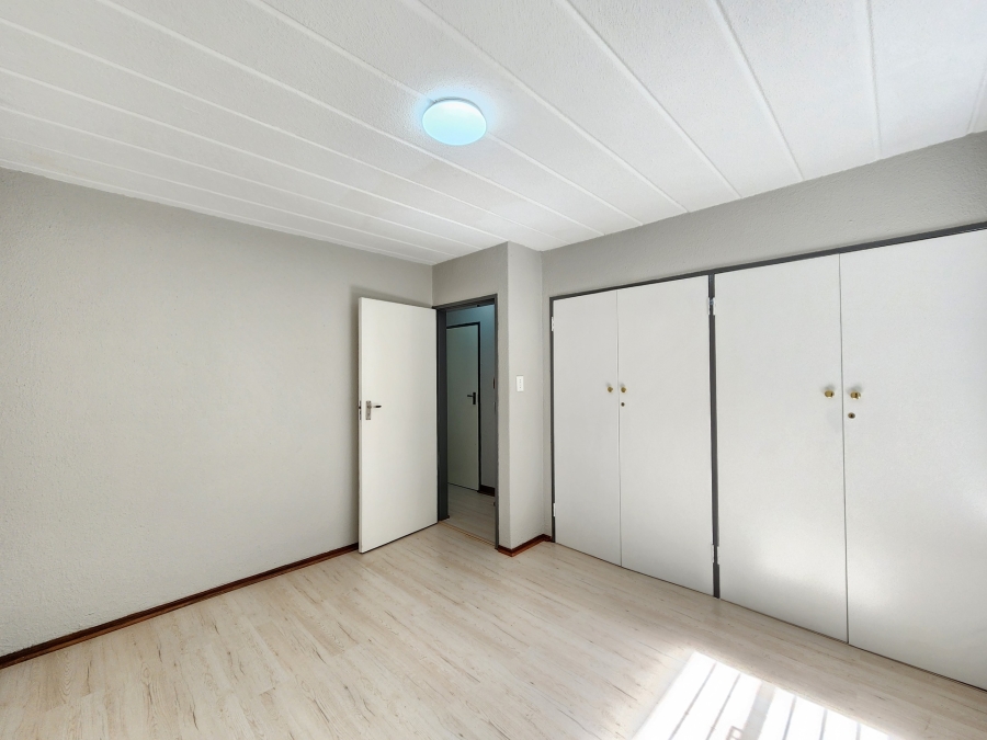 2 Bedroom Property for Sale in Benmore Gardens Gauteng