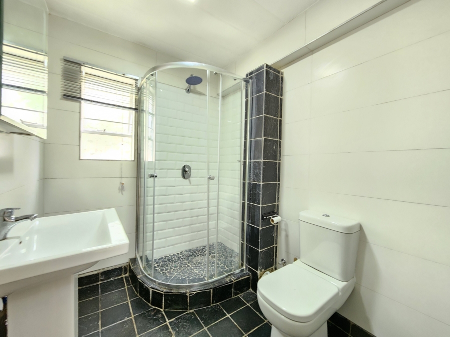 2 Bedroom Property for Sale in Benmore Gardens Gauteng