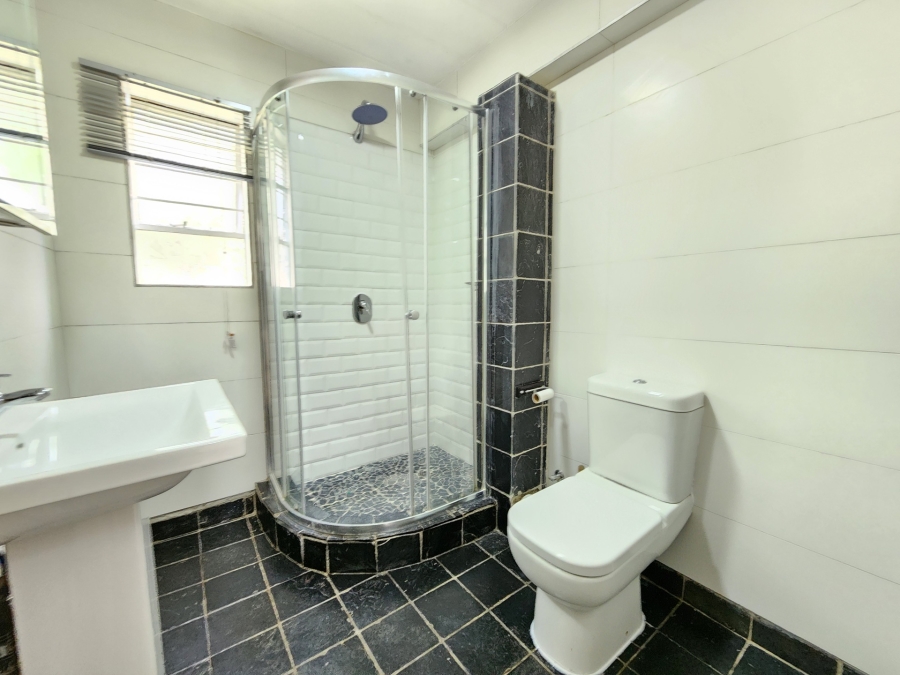 2 Bedroom Property for Sale in Benmore Gardens Gauteng