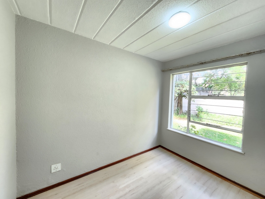 2 Bedroom Property for Sale in Benmore Gardens Gauteng