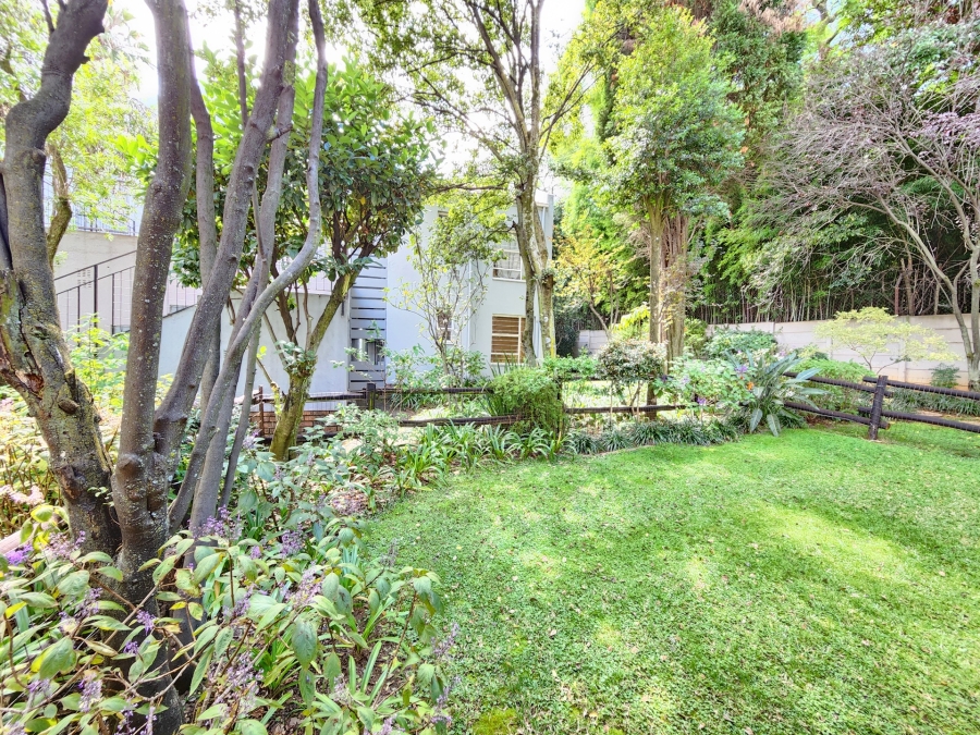 2 Bedroom Property for Sale in Benmore Gardens Gauteng