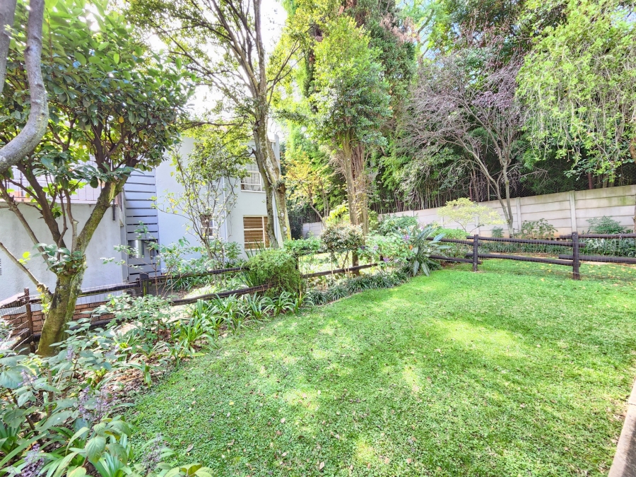 2 Bedroom Property for Sale in Benmore Gardens Gauteng