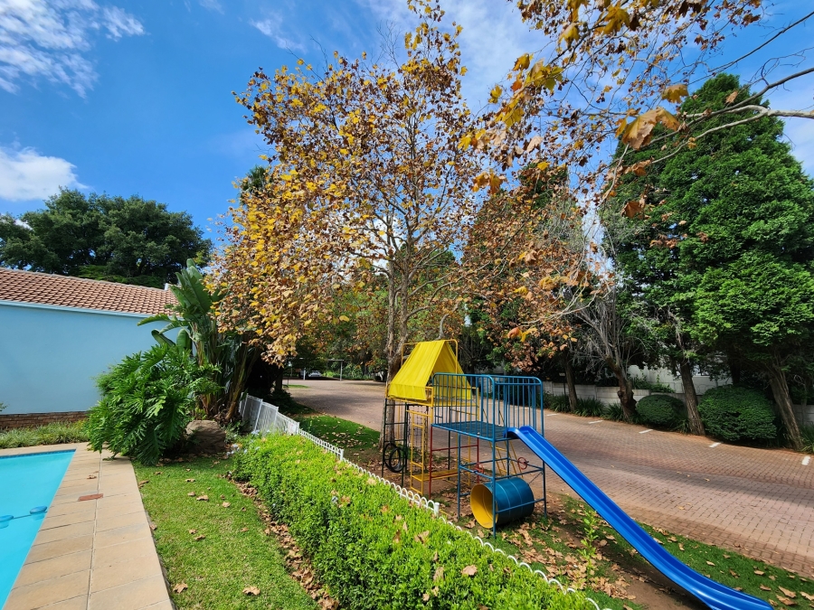 2 Bedroom Property for Sale in Benmore Gardens Gauteng