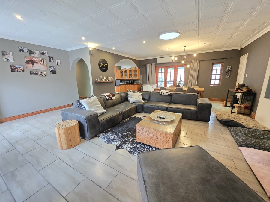 3 Bedroom Property for Sale in Garsfontein Gauteng