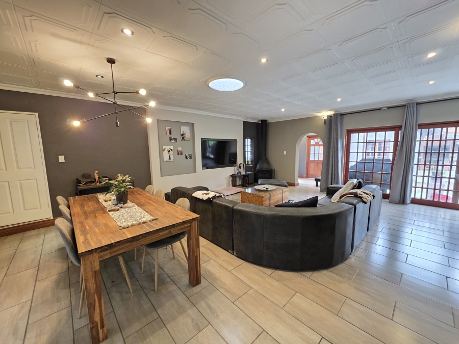 3 Bedroom Property for Sale in Garsfontein Gauteng
