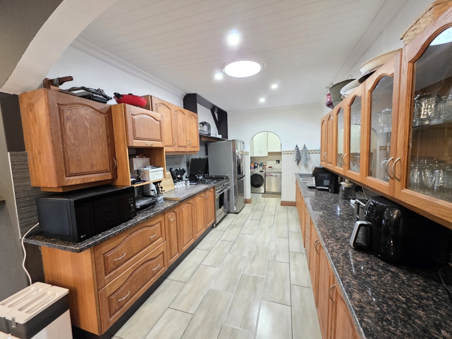 3 Bedroom Property for Sale in Garsfontein Gauteng