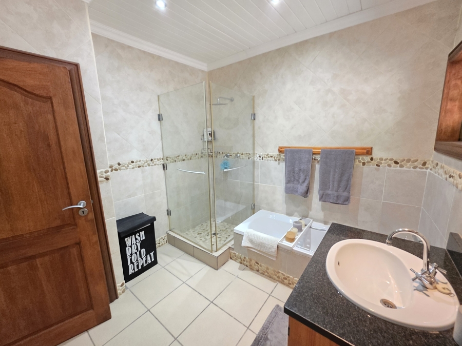 3 Bedroom Property for Sale in Garsfontein Gauteng
