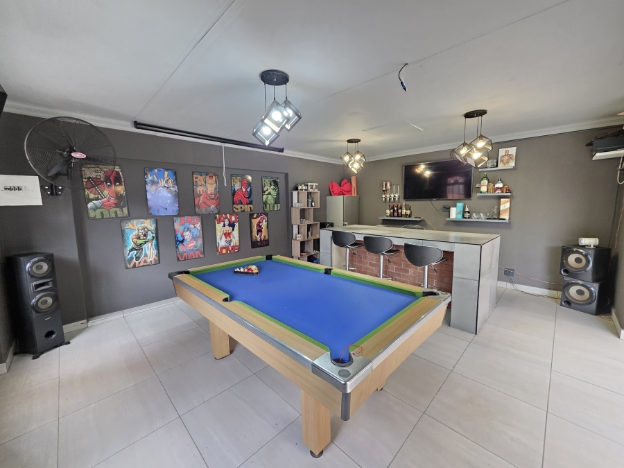 3 Bedroom Property for Sale in Garsfontein Gauteng