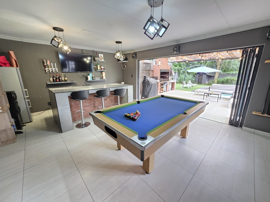 3 Bedroom Property for Sale in Garsfontein Gauteng