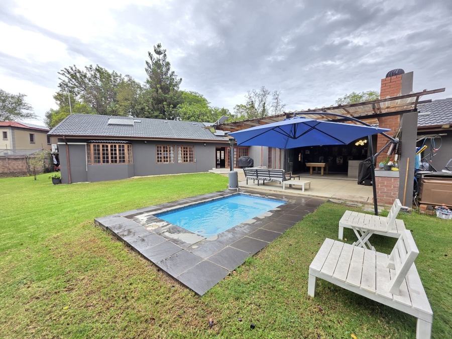 3 Bedroom Property for Sale in Garsfontein Gauteng
