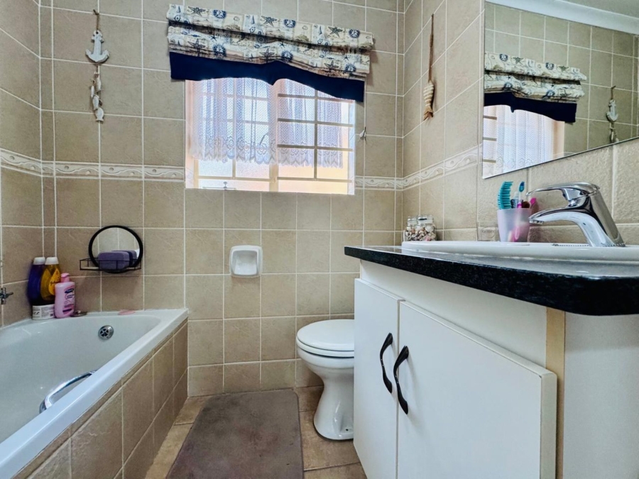 2 Bedroom Property for Sale in Montana Gauteng