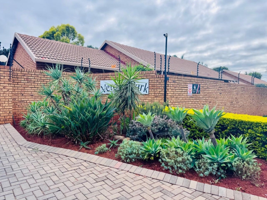 2 Bedroom Property for Sale in Montana Gauteng