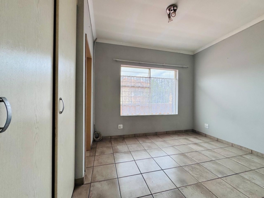 2 Bedroom Property for Sale in Sinoville Gauteng