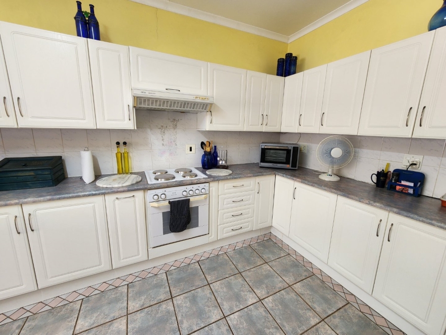 4 Bedroom Property for Sale in Dorandia Gauteng