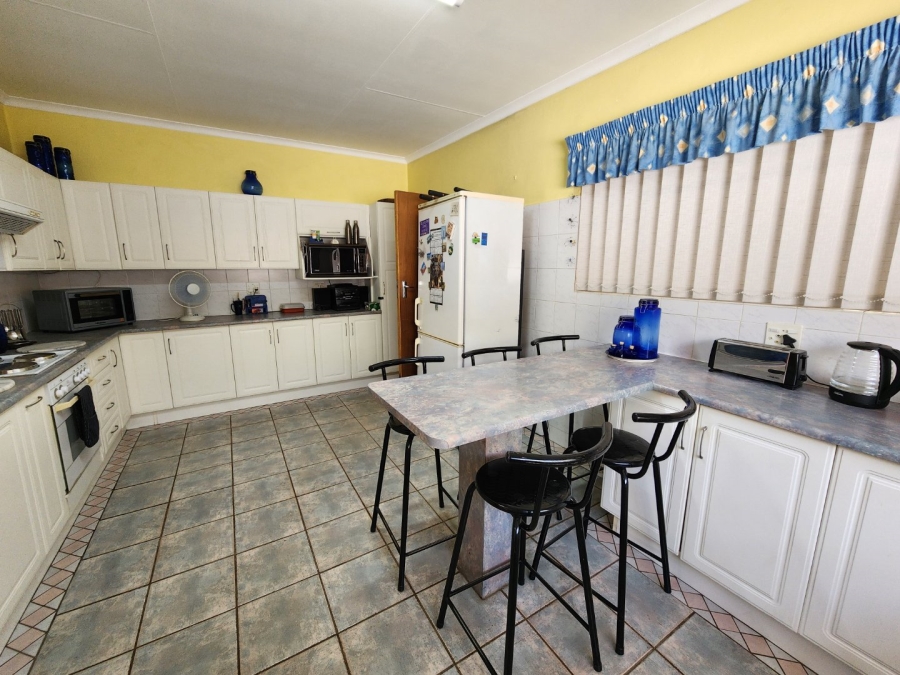 4 Bedroom Property for Sale in Dorandia Gauteng