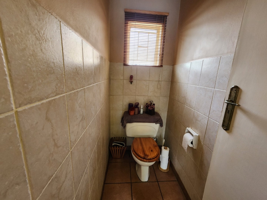 4 Bedroom Property for Sale in Dorandia Gauteng