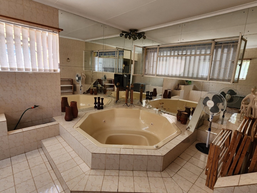 4 Bedroom Property for Sale in Dorandia Gauteng