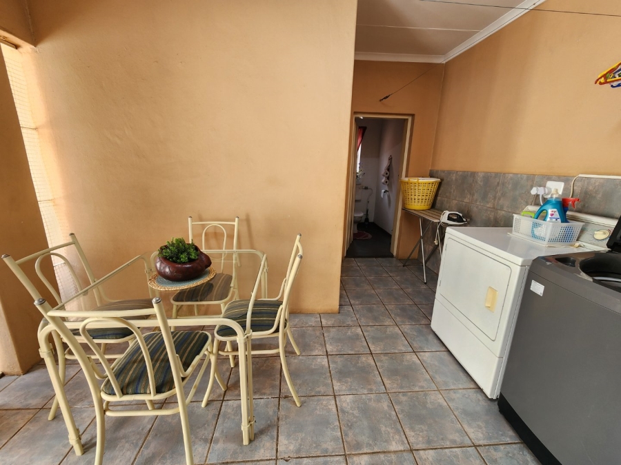 4 Bedroom Property for Sale in Dorandia Gauteng