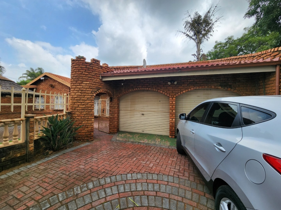 3 Bedroom Property for Sale in Dorandia Gauteng