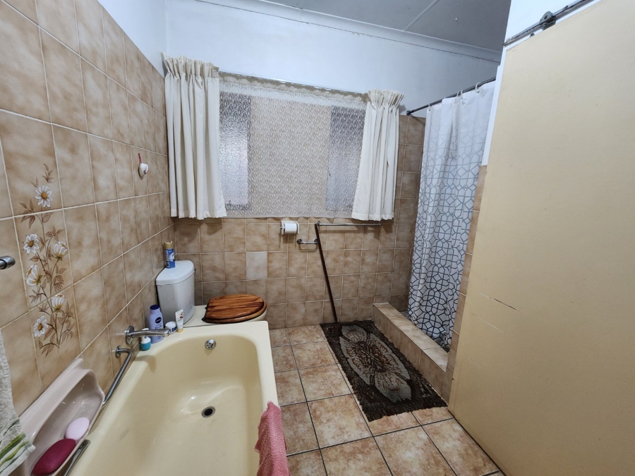 3 Bedroom Property for Sale in Dorandia Gauteng