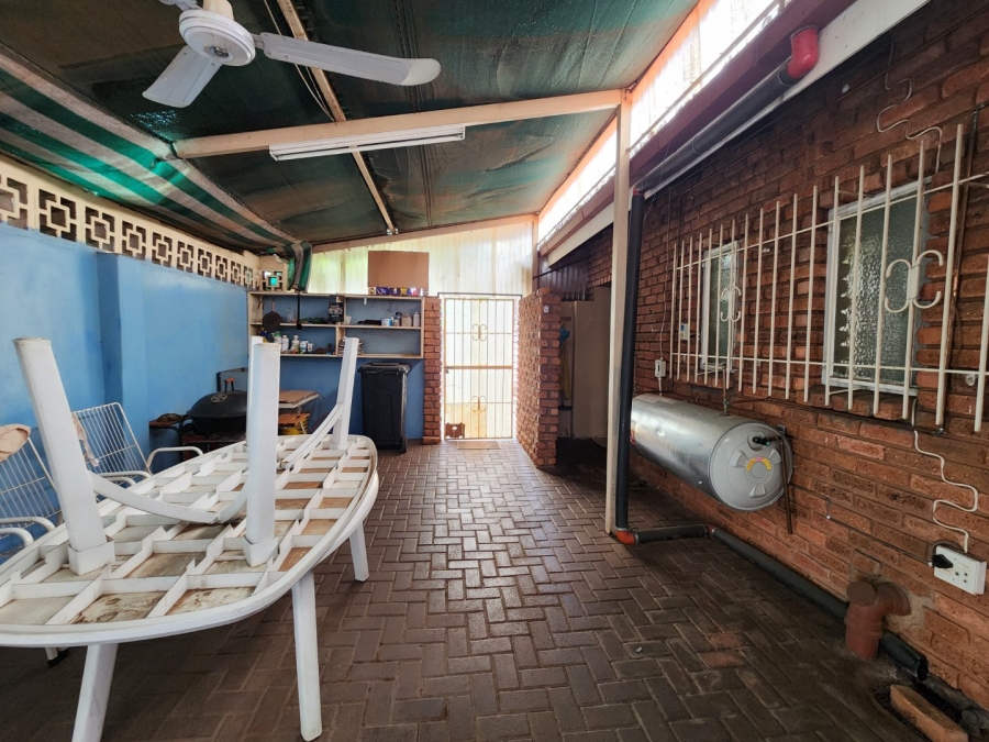 3 Bedroom Property for Sale in Dorandia Gauteng