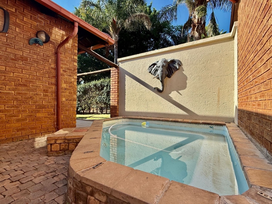 2 Bedroom Property for Sale in Theresa Park Gauteng