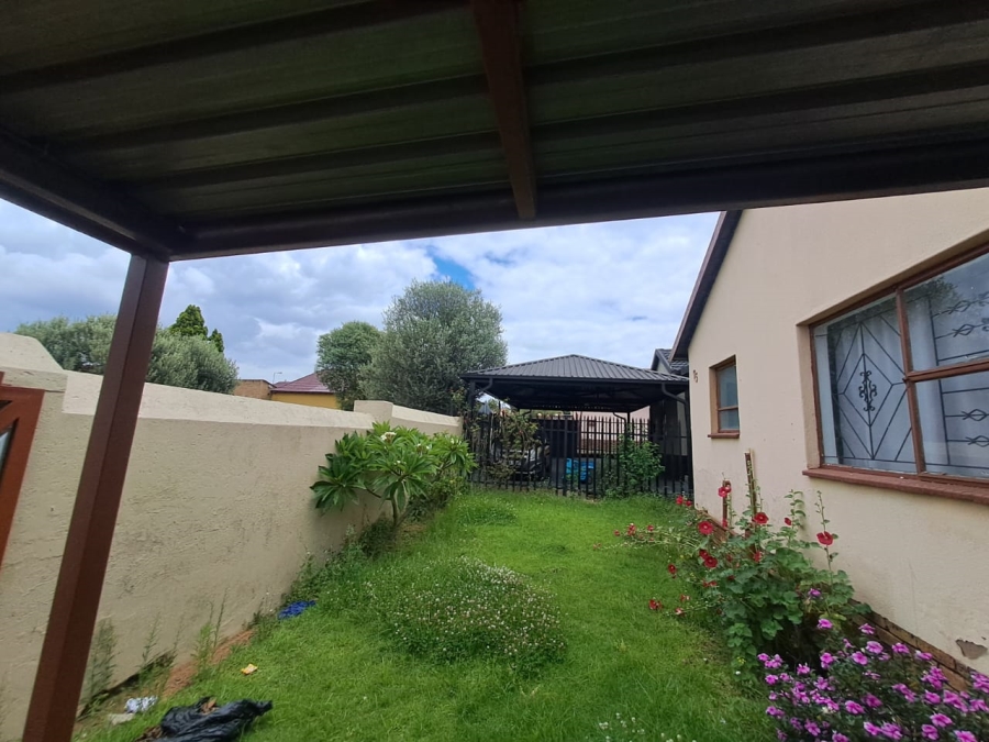 3 Bedroom Property for Sale in Olievenhoutbosch Gauteng