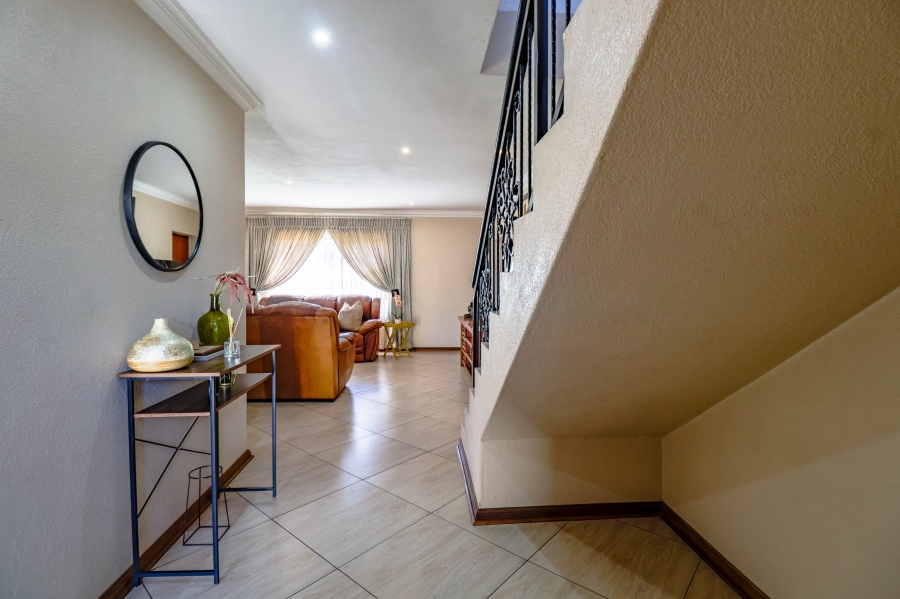 4 Bedroom Property for Sale in Thatchfield Estate Gauteng