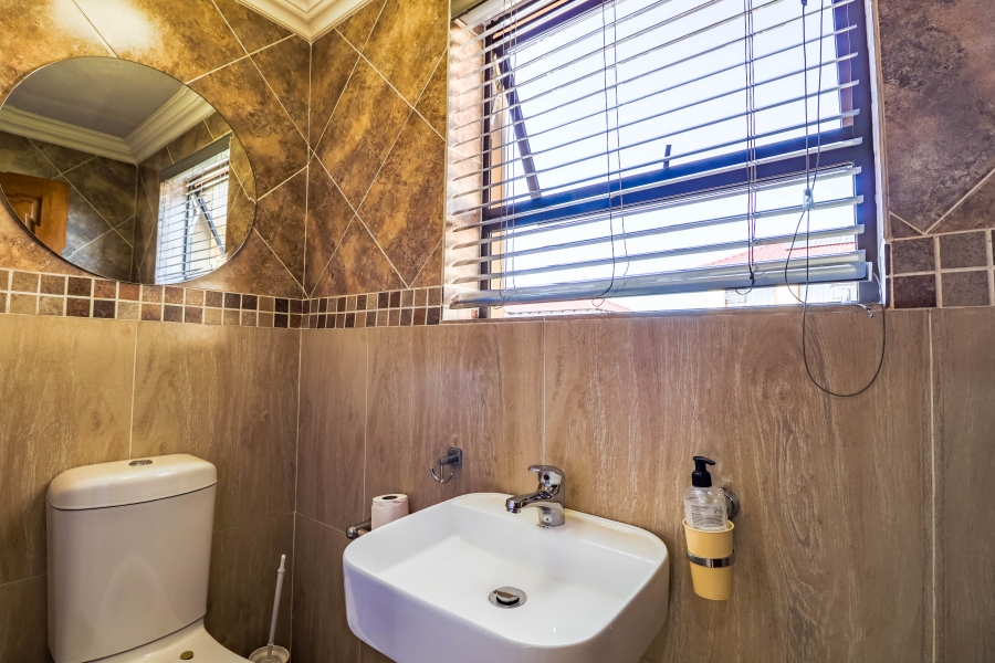 4 Bedroom Property for Sale in Thatchfield Estate Gauteng