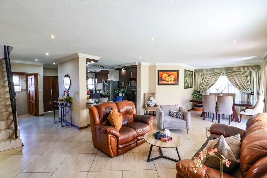 4 Bedroom Property for Sale in Thatchfield Estate Gauteng