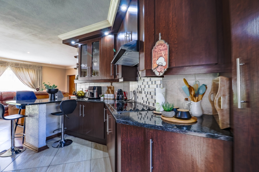 4 Bedroom Property for Sale in Thatchfield Estate Gauteng