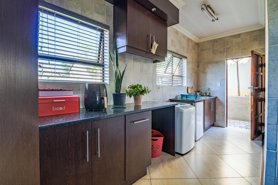 4 Bedroom Property for Sale in Thatchfield Estate Gauteng