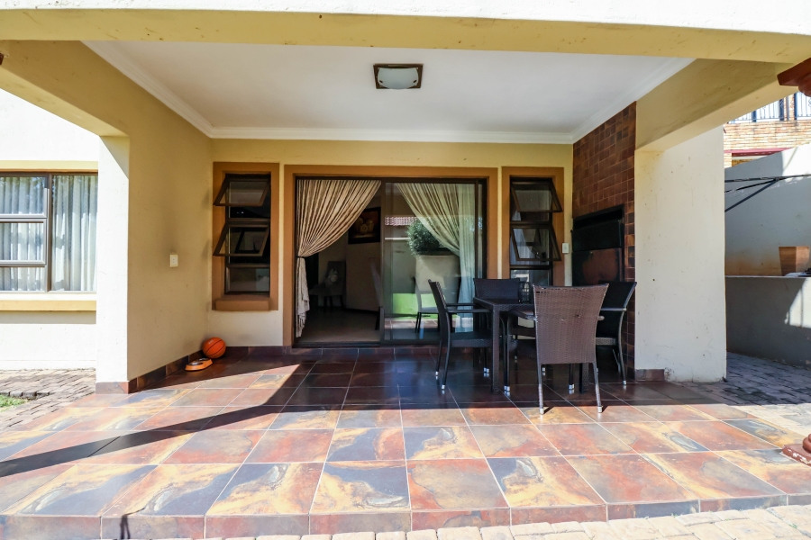 4 Bedroom Property for Sale in Thatchfield Estate Gauteng