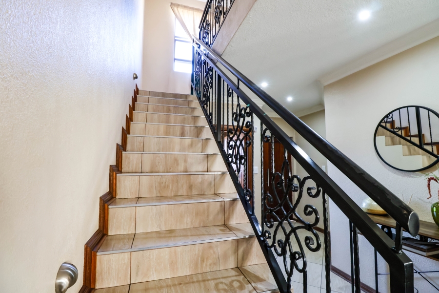 4 Bedroom Property for Sale in Thatchfield Estate Gauteng