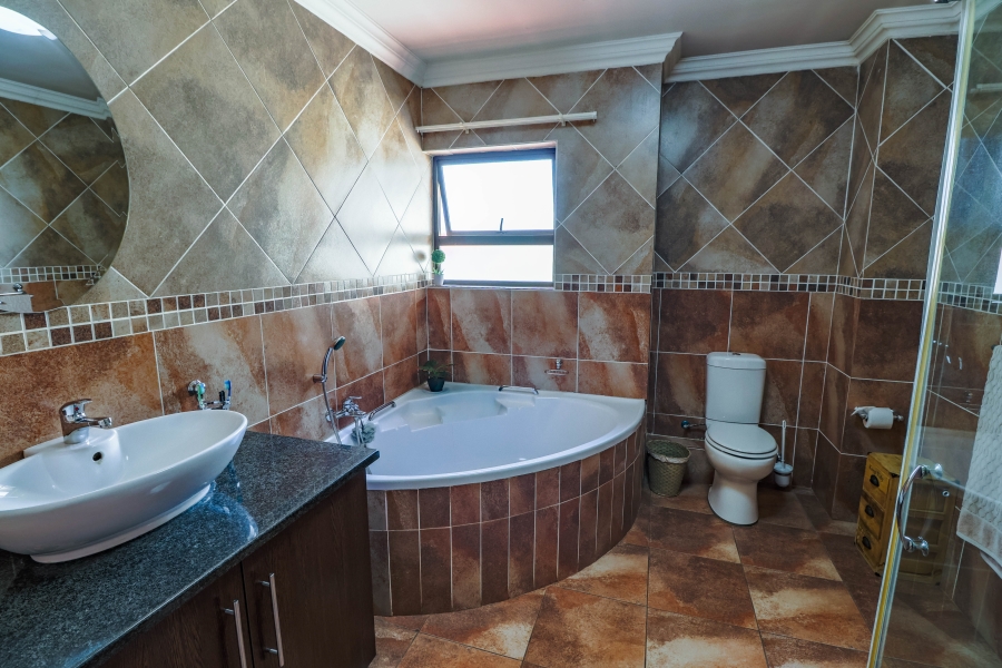 4 Bedroom Property for Sale in Thatchfield Estate Gauteng