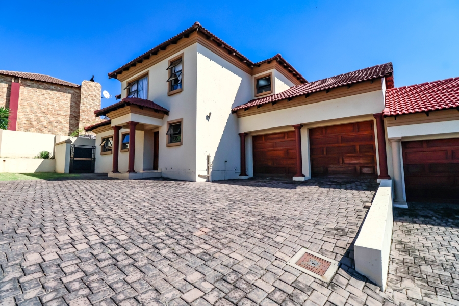 4 Bedroom Property for Sale in Thatchfield Estate Gauteng