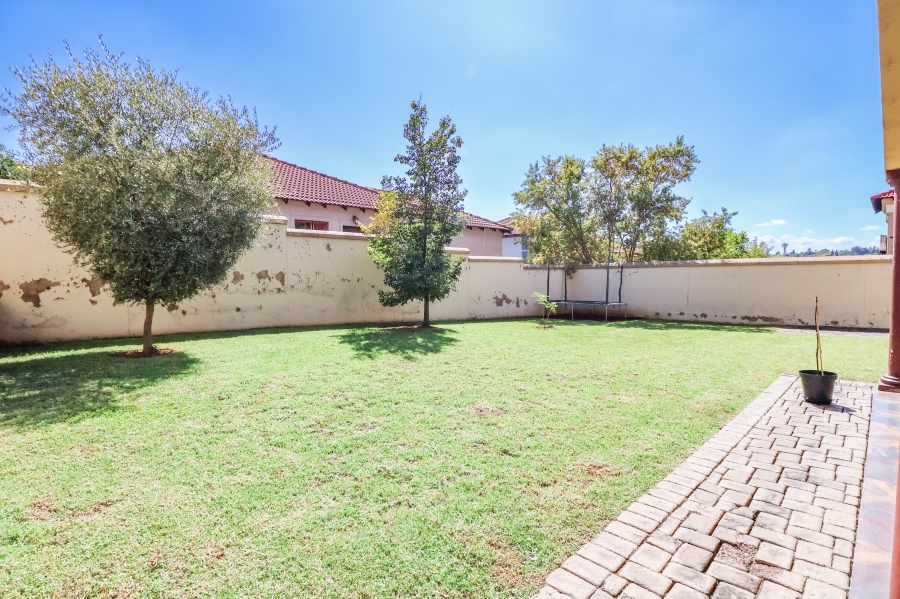 4 Bedroom Property for Sale in Thatchfield Estate Gauteng