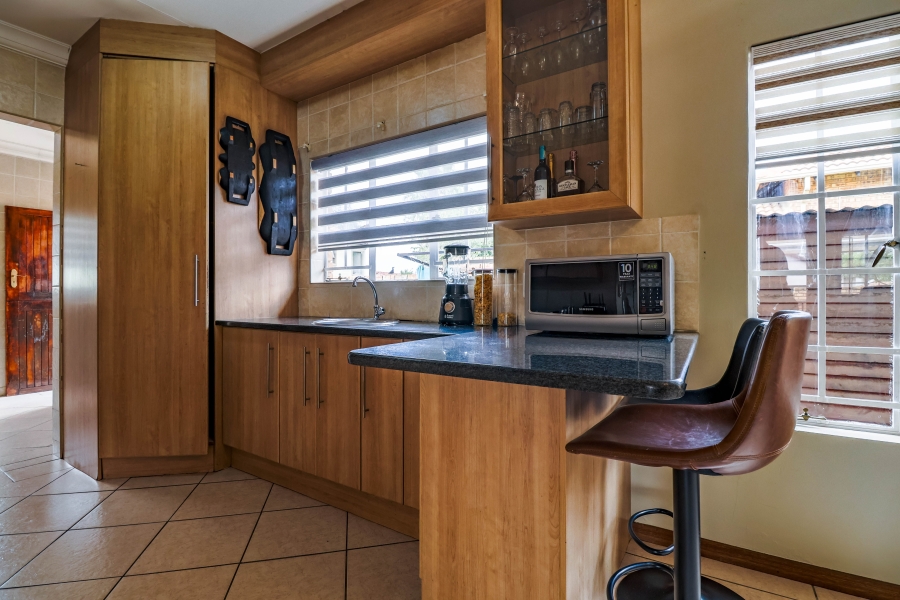 3 Bedroom Property for Sale in Thatchfield Estate Gauteng