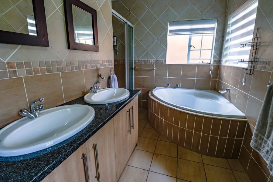 3 Bedroom Property for Sale in Thatchfield Estate Gauteng