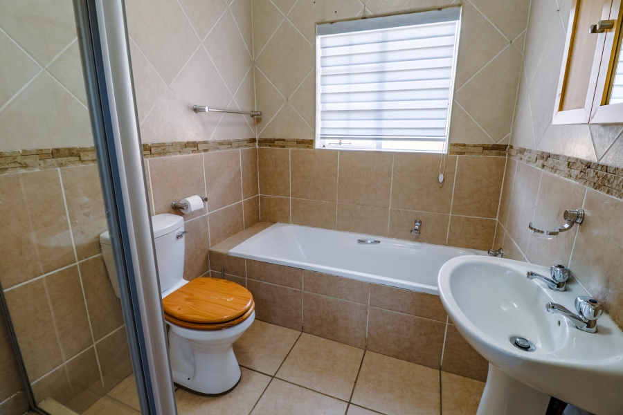 3 Bedroom Property for Sale in Thatchfield Estate Gauteng