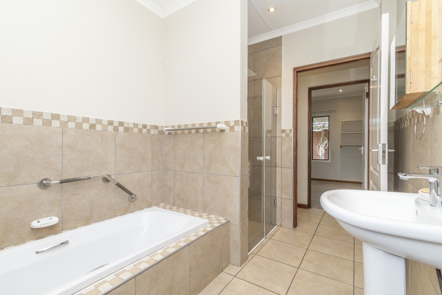 2 Bedroom Property for Sale in Douglasdale Gauteng