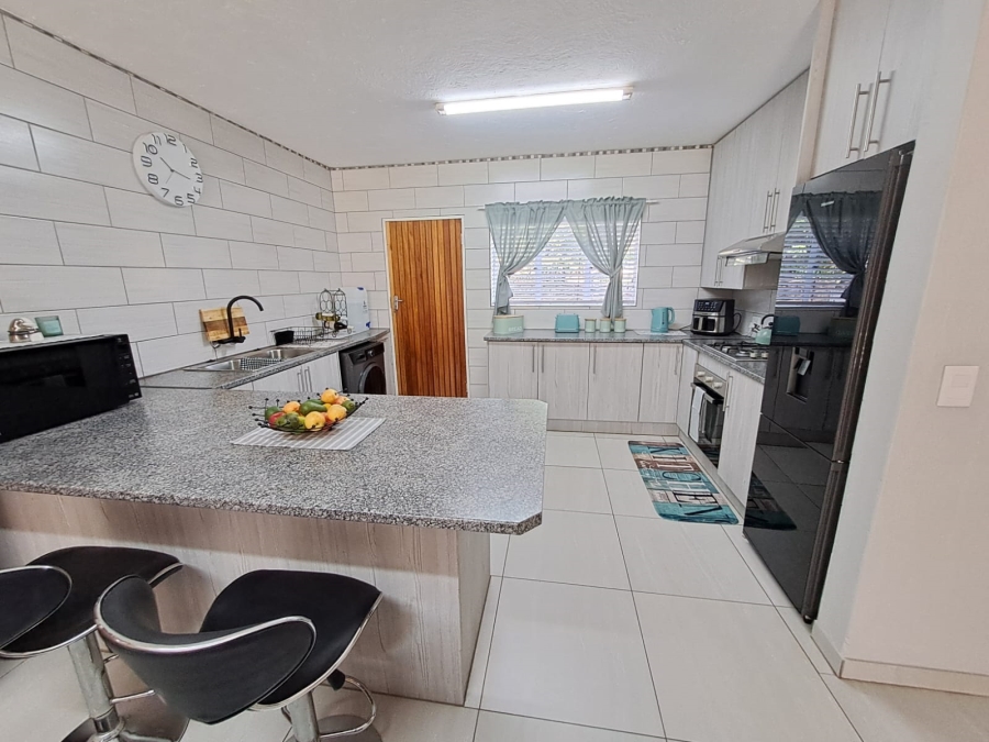 2 Bedroom Property for Sale in Brackenhurst Gauteng